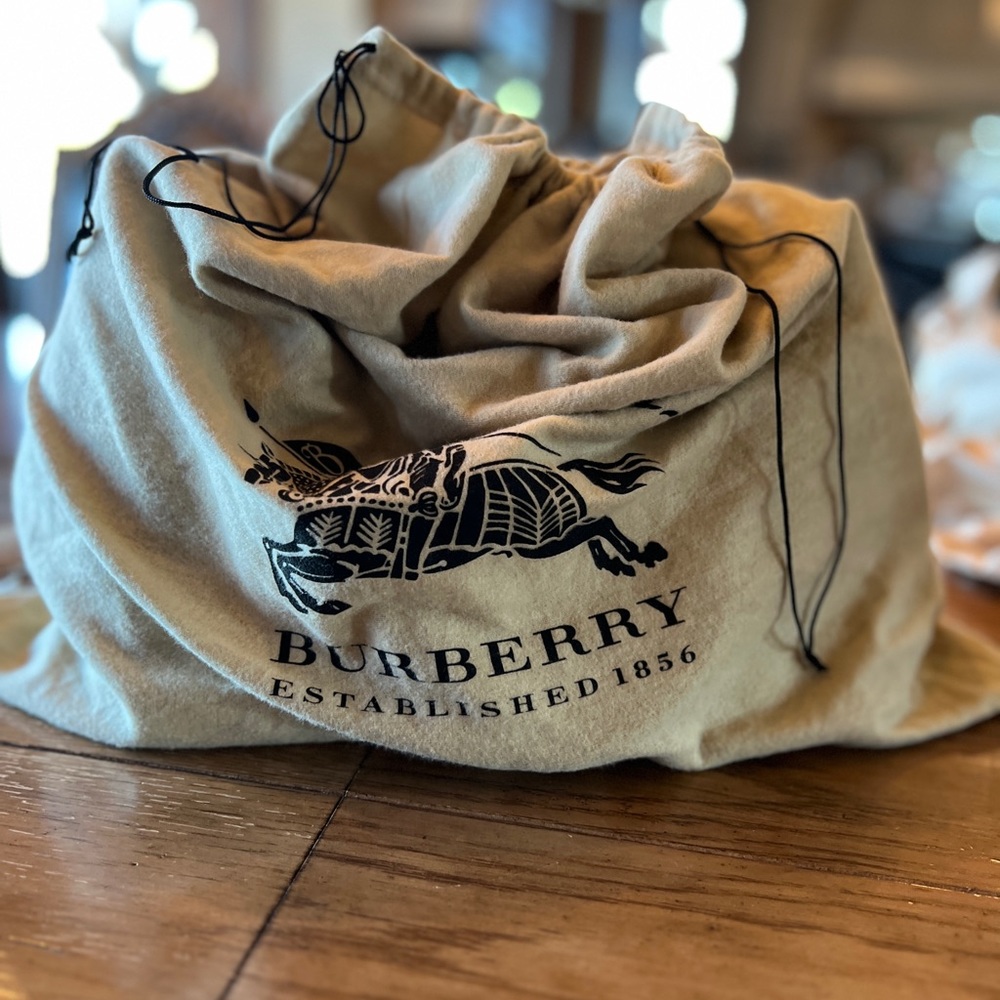 Burberry tote